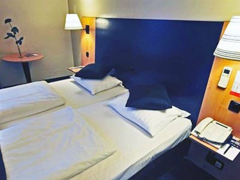Comfort Hotel Frankfurt Central Station Francoforte sul Meno Esterno foto